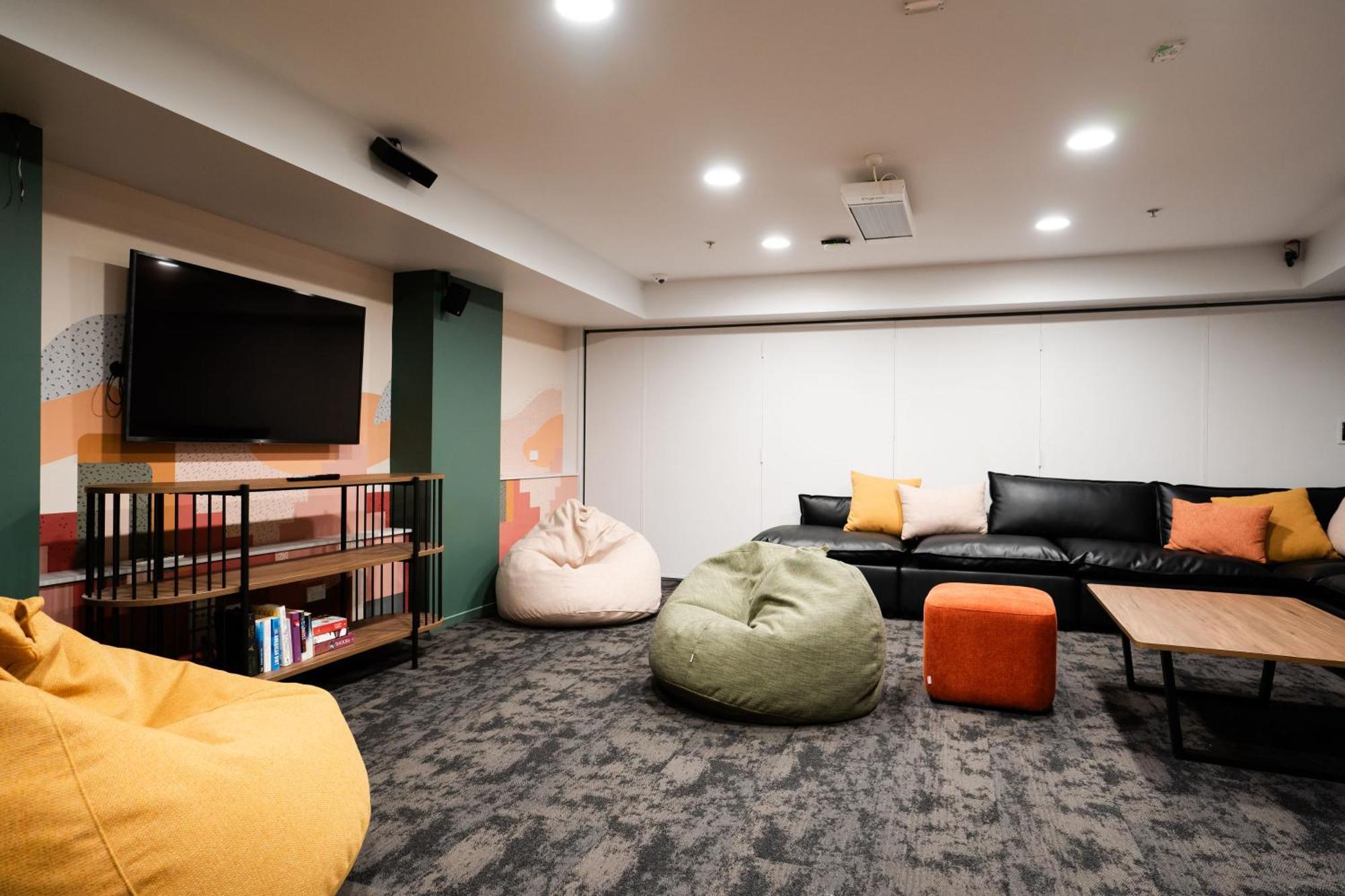 Haka House Wellington Hostel Eksteriør bilde The common room at the University of New South Wales
