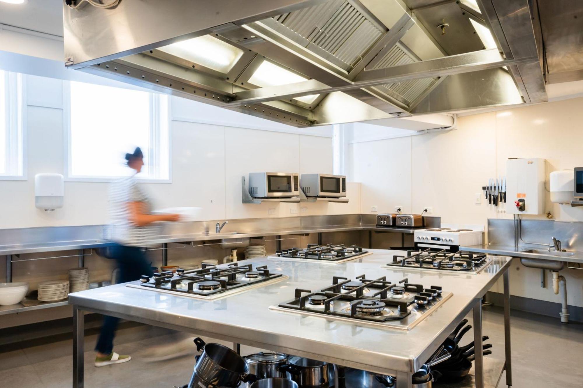 Haka House Wellington Hostel Eksteriør bilde The kitchen at the Culinary Institute of Virginia