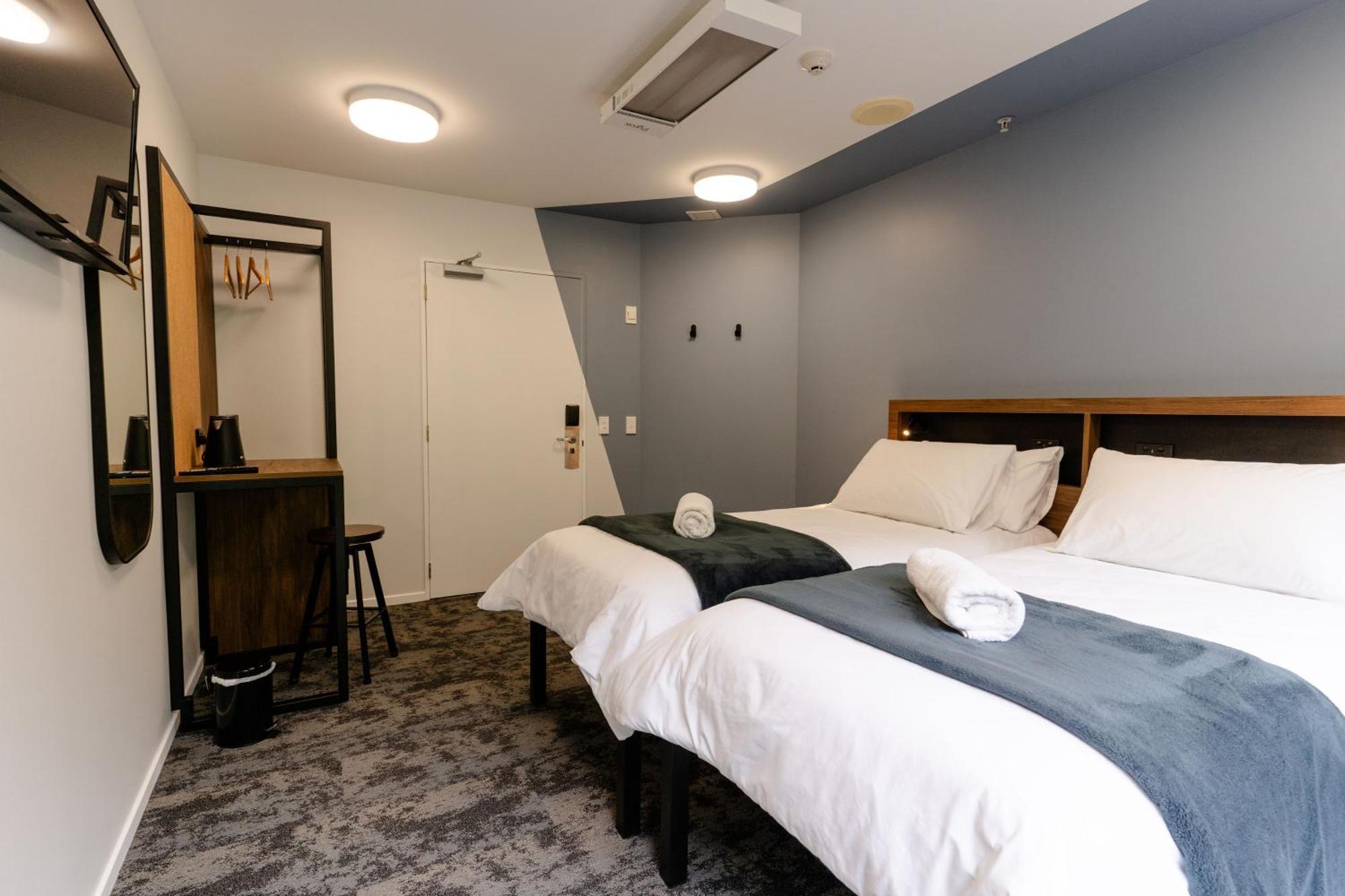 Haka House Wellington Hostel Eksteriør bilde A room at the hotel
