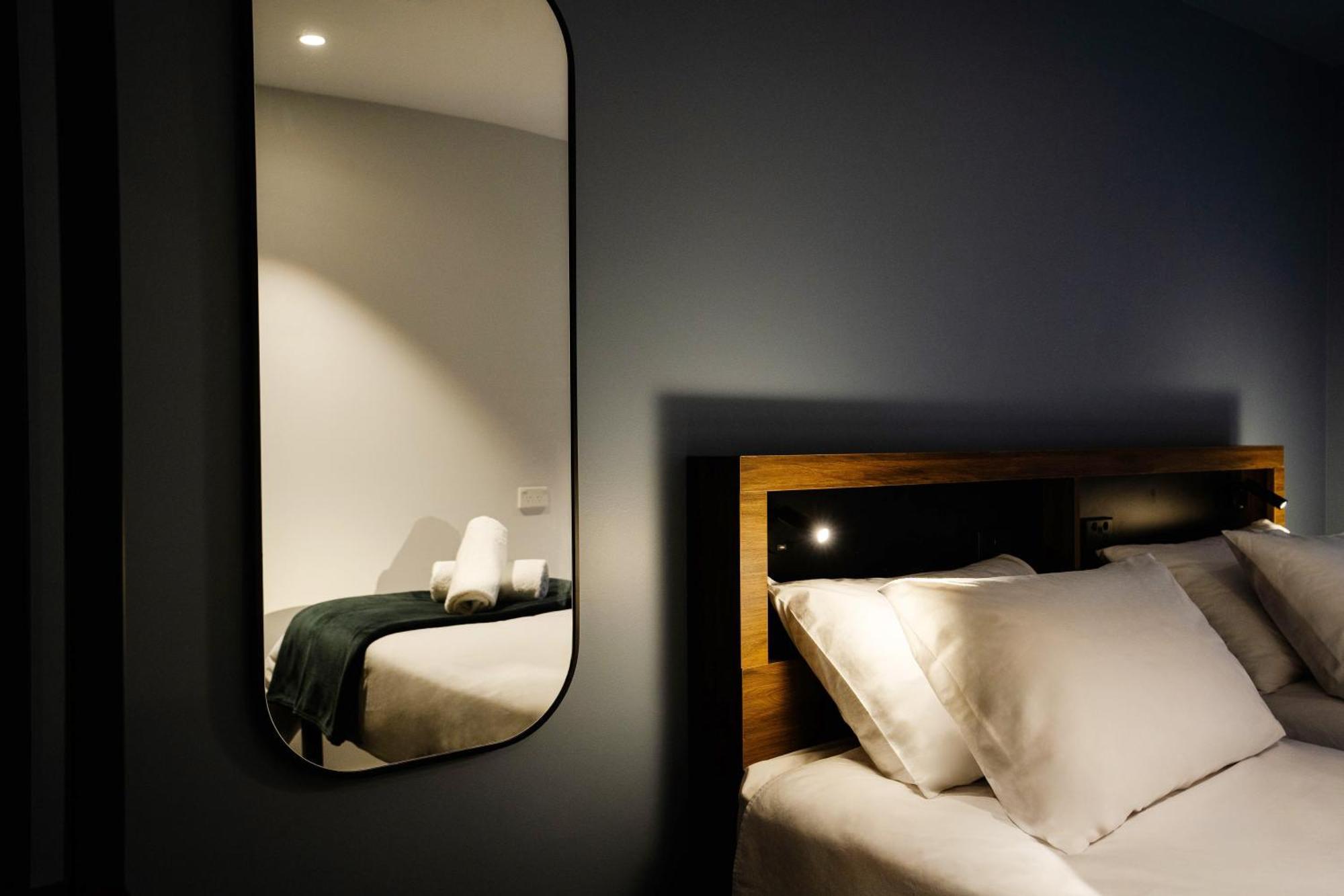 Haka House Wellington Hostel Eksteriør bilde A room at the hotel