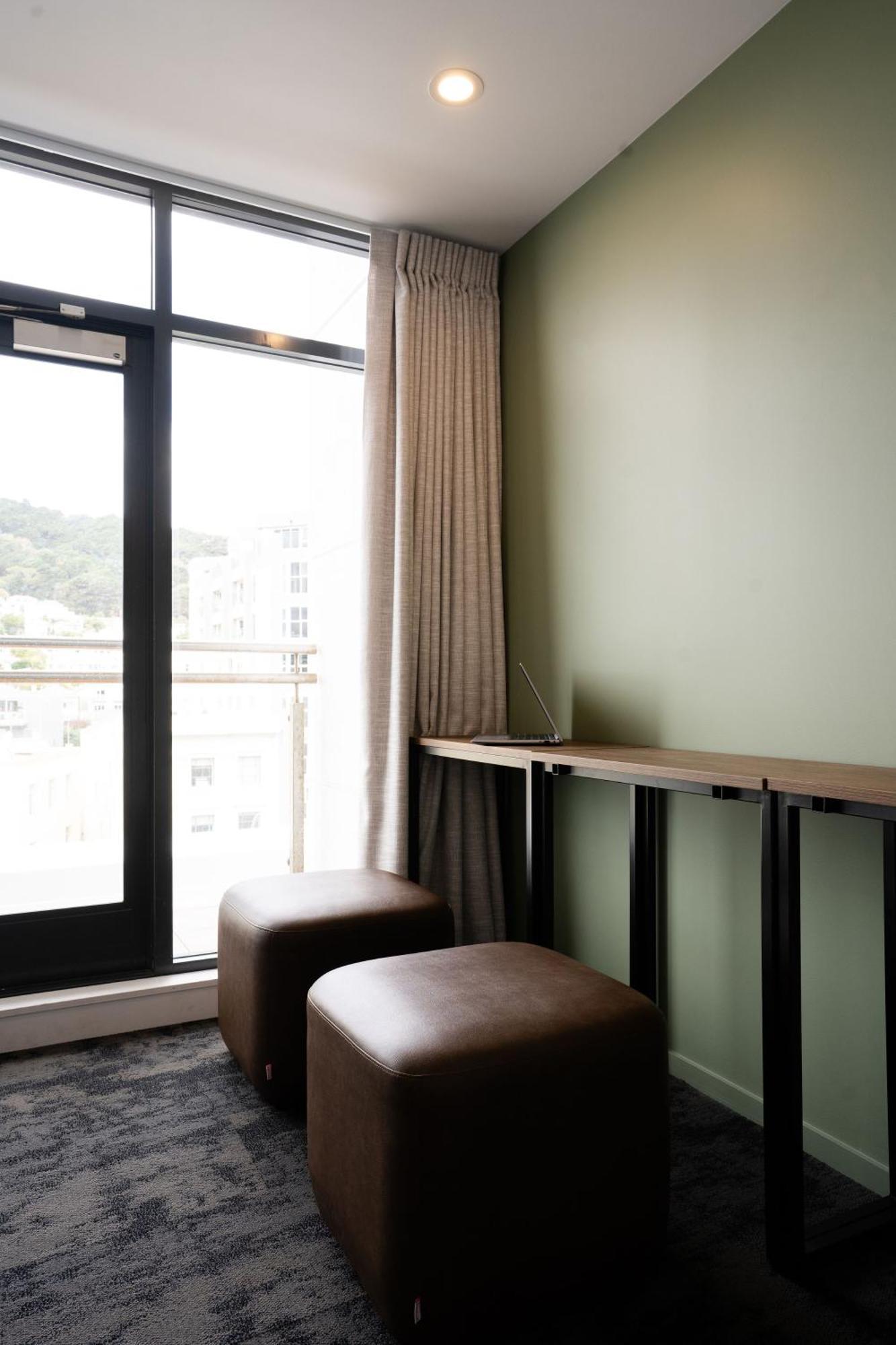 Haka House Wellington Hostel Eksteriør bilde A room at the hotel