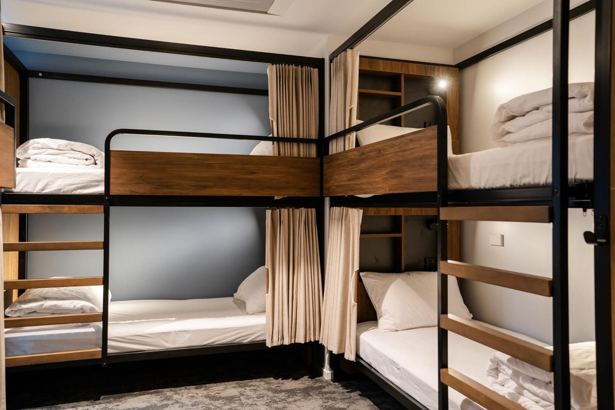 Haka House Wellington Hostel Rom bilde A capsule hotel in Tokyo
