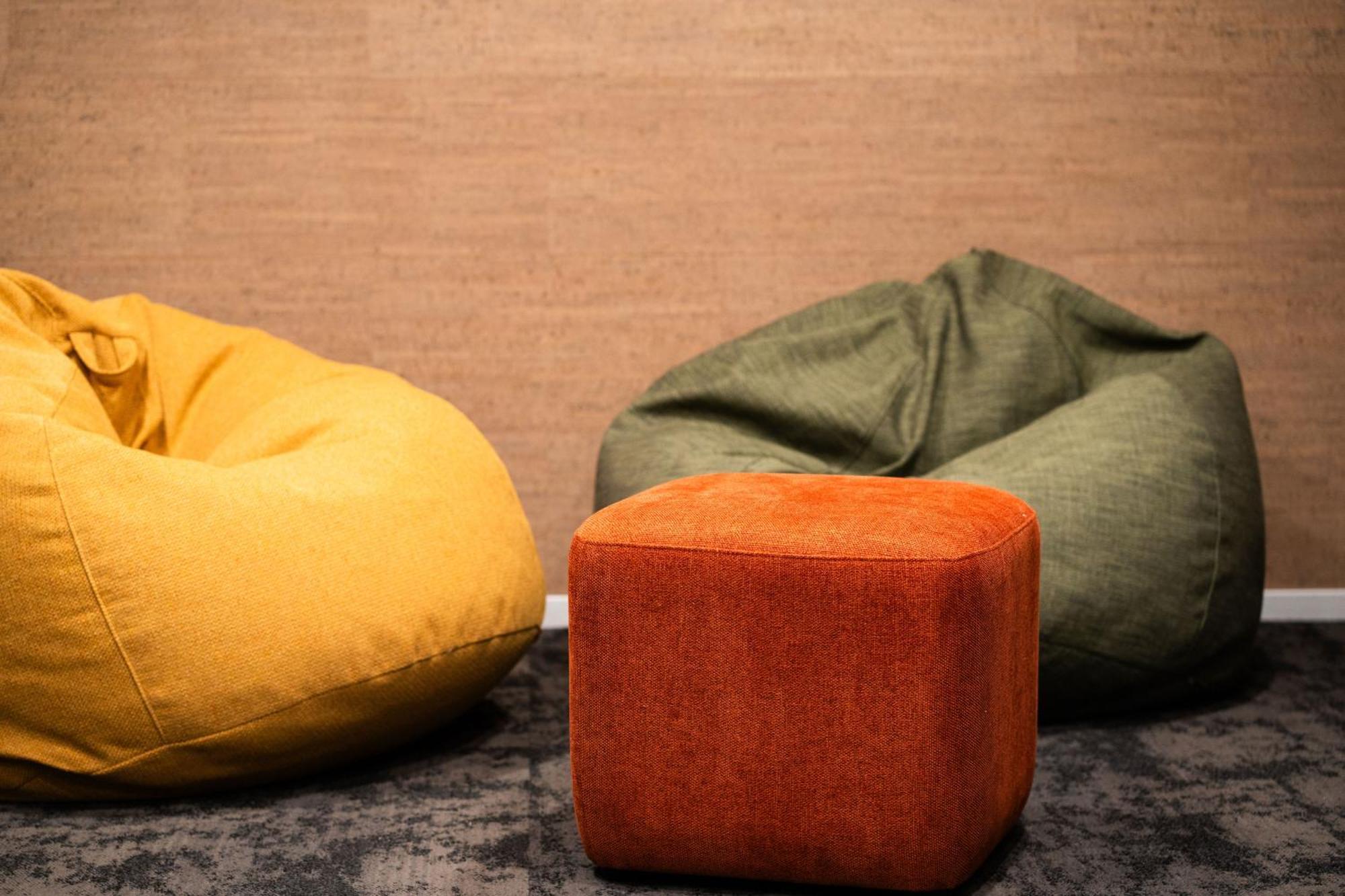 Haka House Wellington Hostel Eksteriør bilde Bean bag chairs
